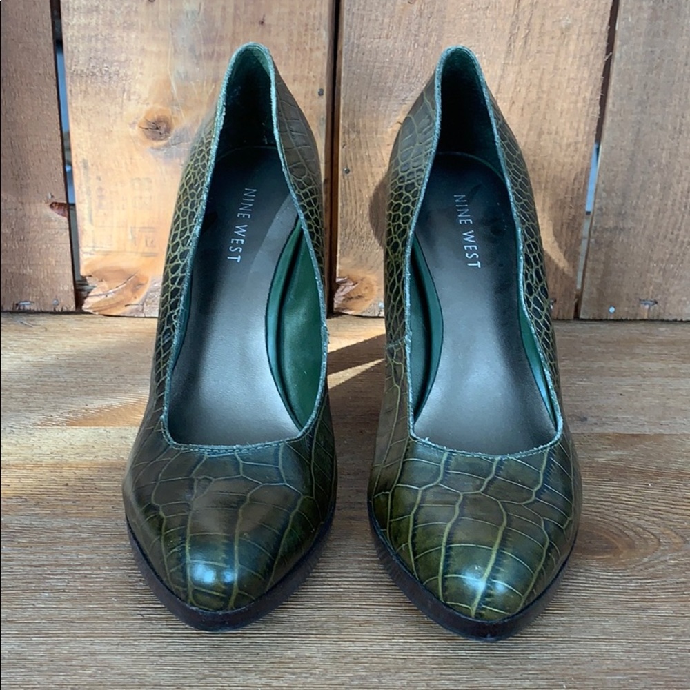 Nine West Faux Alligator Heels - Size 8.5 - Green